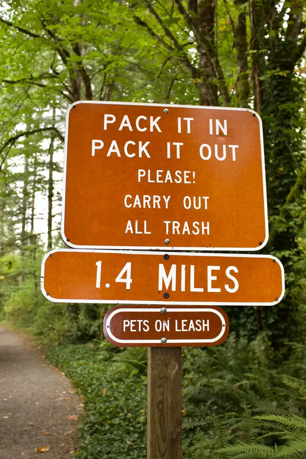 Hiking etiquette sign